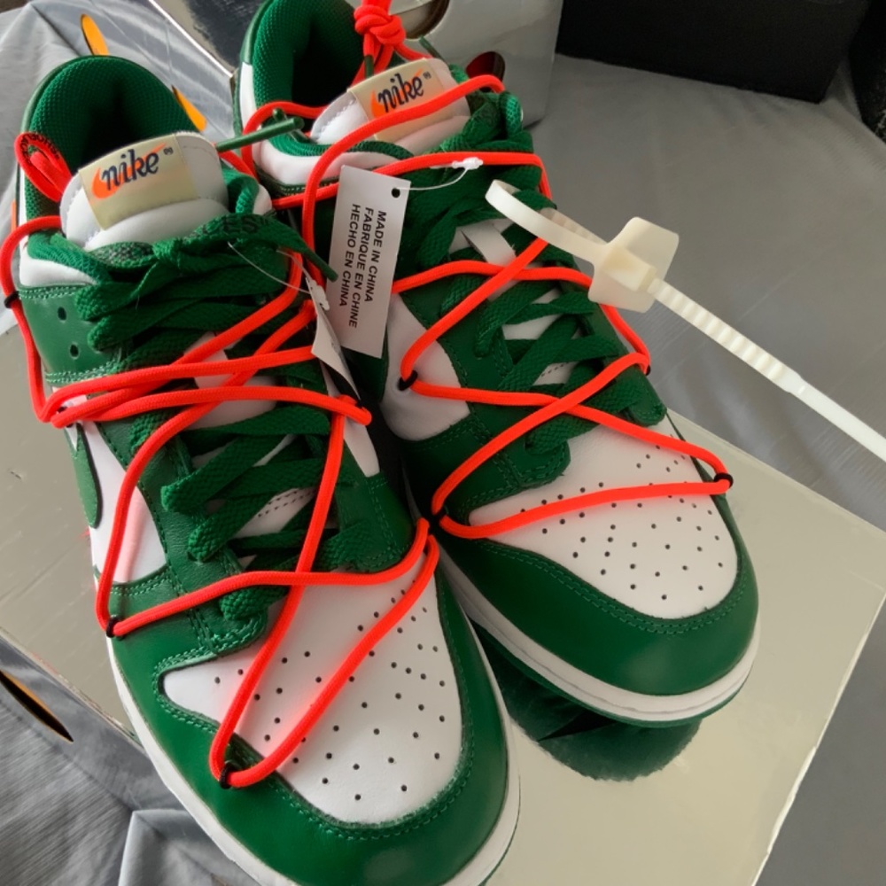 Off white pine green dunks - Picture 4 of 4